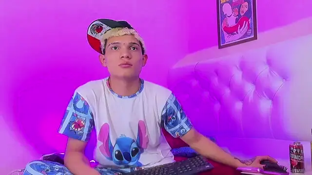 EL VENEZOLANO 22CM online show from December 2025 07:43:01 PM