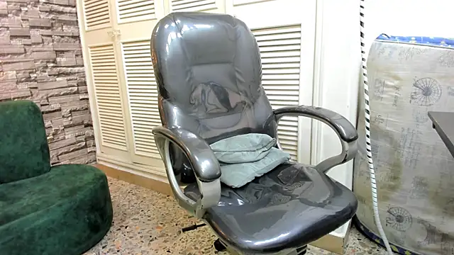 Snapshot of Nick_Wolff chatting on September 2025 08:31:01 PM Nick Wolff online show from September 2025 08:31:01 PM