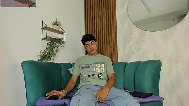 SandroVeyra online show from September 2025 08:13:01 PM