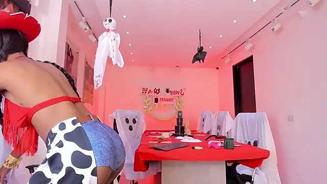 AishaValcazar online show from October 2025 12:12:02 AM