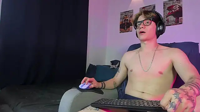 Snapshot of Jerry_Cole chatting on October 2025 04:10:01 AM Jerry Cole online show from October 2025 04:10:01 AM