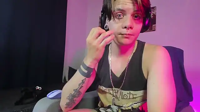 Snapshot of Jerry_Cole chatting on October 2025 01:58:01 AM Jerry Cole online show from October 2025 01:58:01 AM