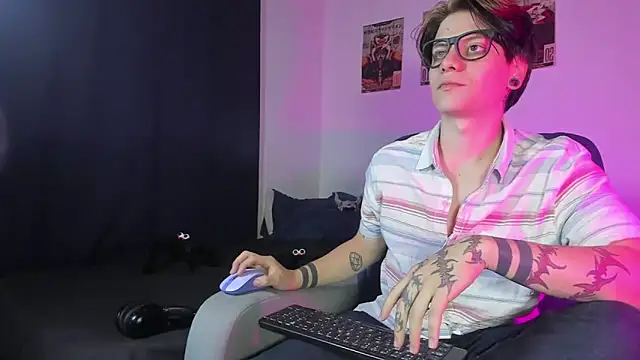 Snapshot of Jerry_Cole chatting on October 2025 01:14:02 AM Jerry Cole online show from October 2025 01:14:02 AM