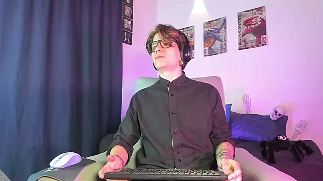 Snapshot of Jerry_Cole chatting on October 2025 01:28:02 AM Jerry Cole online show from October 2025 01:28:02 AM