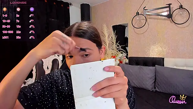 Snapshot of Almaazz chatting on February 2026 05:45:02 PM Almaazz online show from February 2026 05:45:02 PM