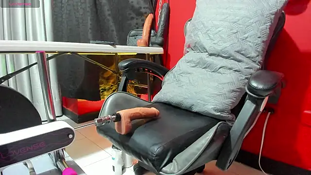 Snapshot of Almaazz chatting on March 2026 05:00:02 AM Almaazz online show from March 2026 05:00:02 AM