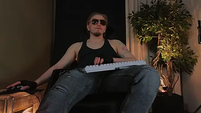 Vincent Hardman online show from May 2026 08:02:02 PM