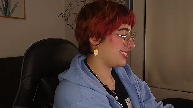 Snapshot of Miacatsito3 chatting on February 2026 01:11:02 AM Miacatsito3 online show from February 2026 01:11:02 AM