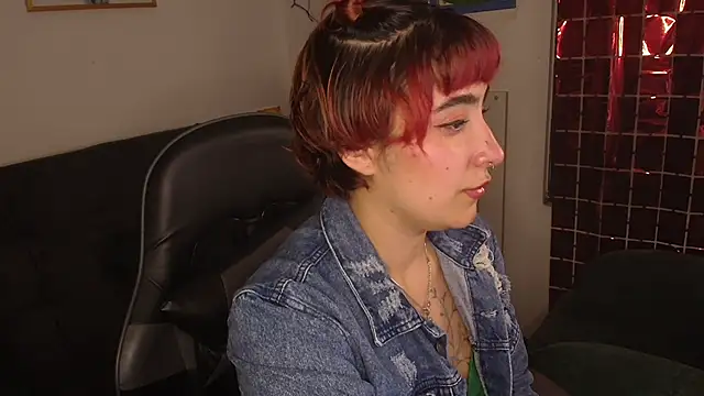 Snapshot of Miacatsito3 chatting on February 2026 11:45:01 PM Miacatsito3 online show from February 2026 11:45:01 PM