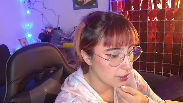 Snapshot of Miacatsito3 chatting on March 2026 03:24:01 AM Miacatsito3 online show from March 2026 03:24:01 AM