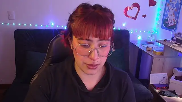 Miacatsito3 online show from April 2026 08:11:01 PM