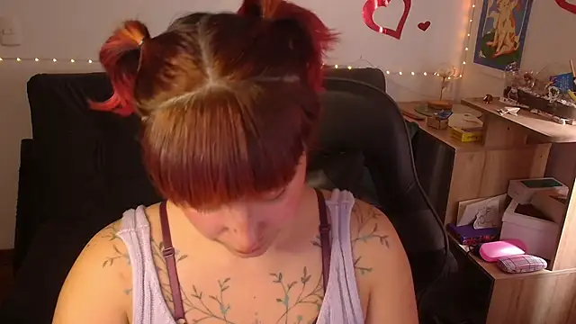 Miacatsito3 online show from May 2026 07:40:02 PM