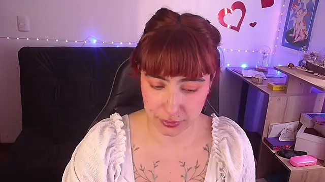 Miacatsito3 online show from May 2026 05:21:01 PM