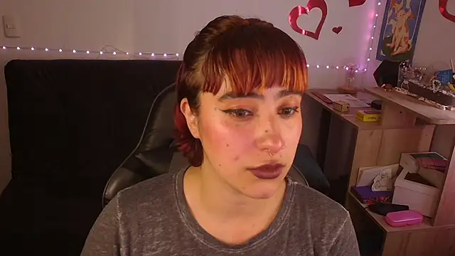 Miacatsito3 online show from May 2026 10:04:01 PM