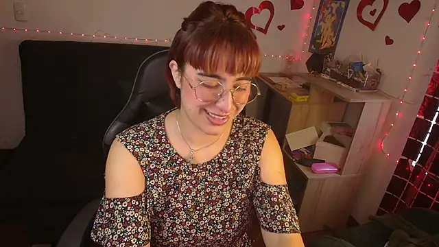 Miacatsito3 online show from May 2026 10:29:02 PM