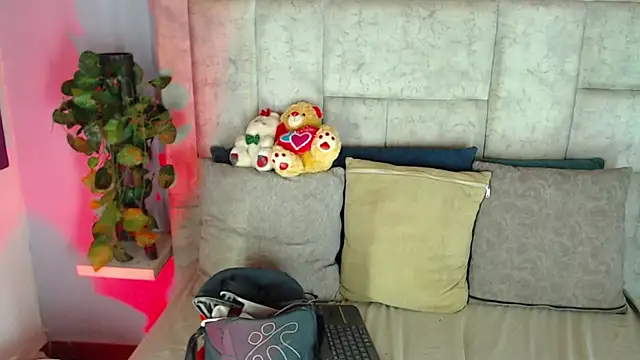 Billie Turner  online show from October 2025 09:04:01 PM