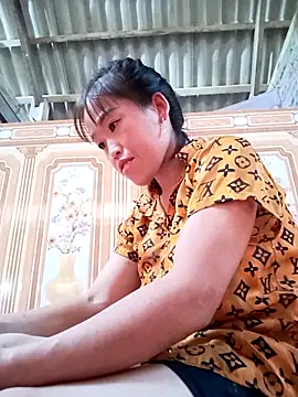 Snapshot of Vuong_x chatting on September 2025 08:27:01 AM Vuong x online show from September 2025 08:27:01 AM
