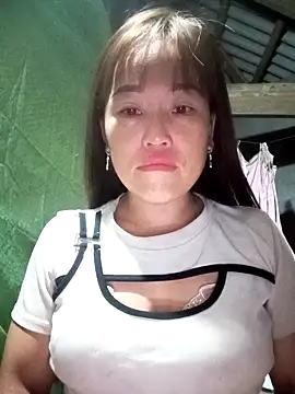 Snapshot of Vuong_x chatting on October 2025 08:16:02 PM Vuong x online show from October 2025 08:16:02 PM