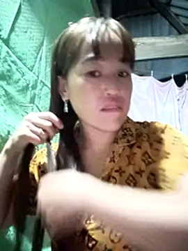 Snapshot of Vuong_x chatting on October 2025 10:51:01 PM Vuong x online show from October 2025 10:51:01 PM