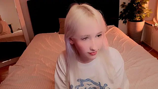Snapshot of evlica chatting on May 2026 07:56:02 PM evlica online show from May 2026 07:56:02 PM