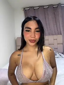 Snapshot of karolaalcendra chatting on October 2025 03:51:01 AM karolaalcendra online show from October 2025 03:51:01 AM