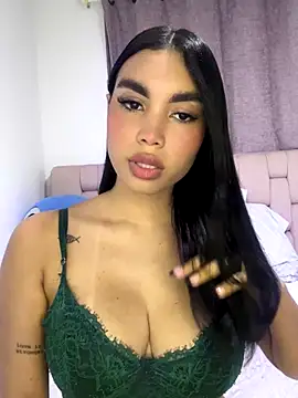 Snapshot of karolaalcendra chatting on November 2025 03:05:01 AM karolaalcendra online show from November 2025 03:05:01 AM