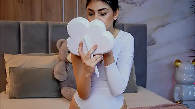 Snapshot of ZaraCapri chatting on November 2025 07:50:01 AM ZaraCapri online show from November 2025 07:50:01 AM