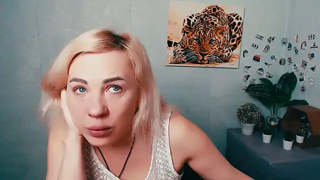 EmmaCat  online show from March 2026 05:47:02 AM