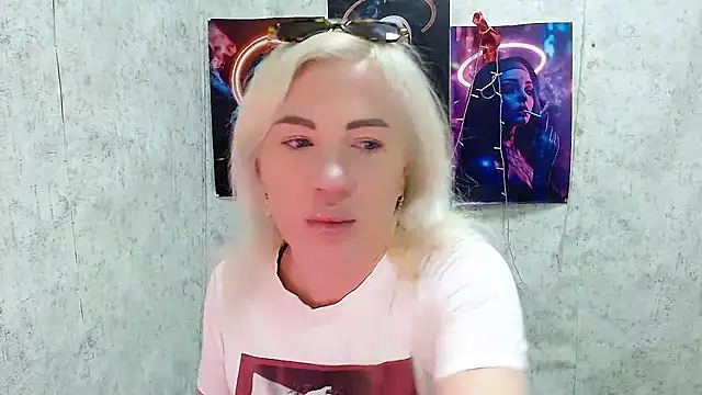 EmmaCat  online show from March 2026 05:46:01 AM