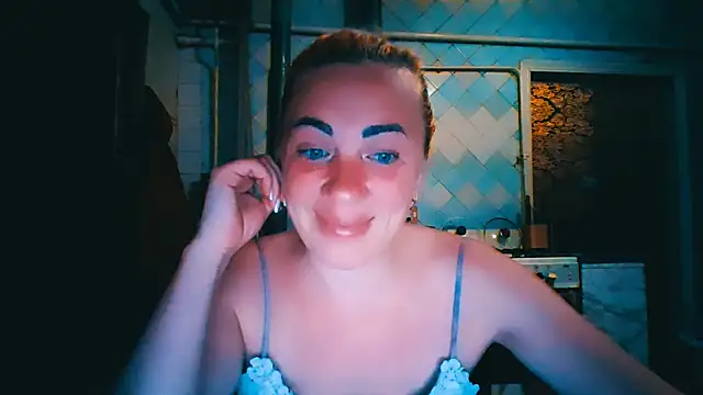 EmmaCat  online show from June 2026 07:28:01 PM