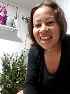 LaraCaliente online show from October 2025 10:36:02 AM