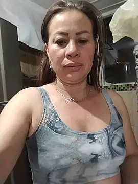 LaraCaliente online show from June 2026 09:25:01 AM