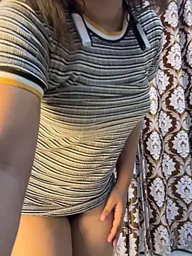 Snapshot of Ceylon_couple chatting on May 2026 06:04:01 PM Ceylon couple online show from May 2026 06:04:01 PM