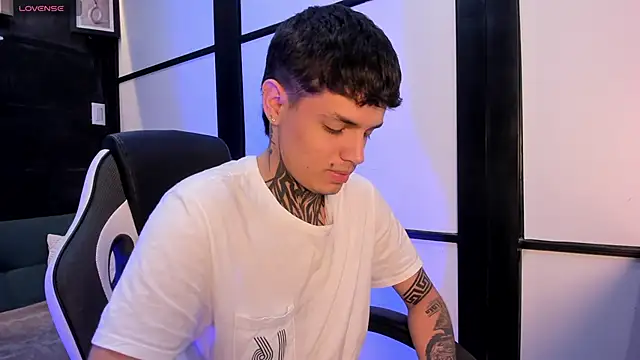 Declan-Fox online show from October 2025 01:20:01 PM