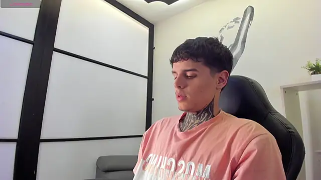 Declan-Fox online show from November 2025 05:08:02 AM