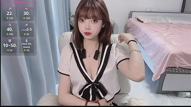 Snapshot of Lucky_Cici chatting on October 2025 11:44:02 PM Lucky Cici online show from October 2025 11:44:02 PM