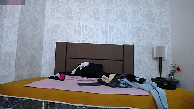 Ava Raye online show from April 2026 06:54:02 PM