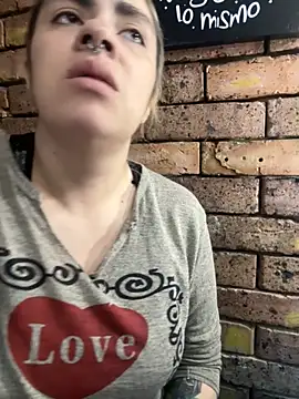 Snapshot of AlissaSpellman chatting on October 2025 06:59:01 PM AlissaSpellman online show from October 2025 06:59:01 PM