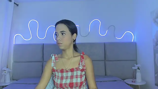 Snapshot of Anntonellaa chatting on November 2025 12:18:02 PM Anntonellaa online show from November 2025 12:18:02 PM