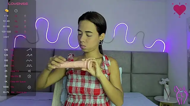 Snapshot of Anntonellaa chatting on November 2025 12:17:01 PM Anntonellaa online show from November 2025 12:17:01 PM