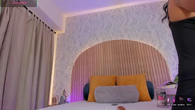 Sophiie Belle online show from October 2025 01:56:02 PM