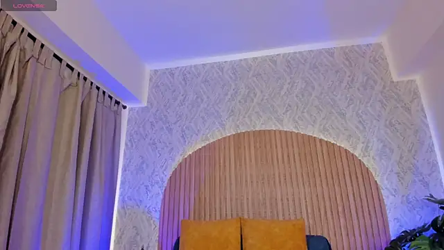 Sophiie Belle online show from October 2025 01:10:02 PM