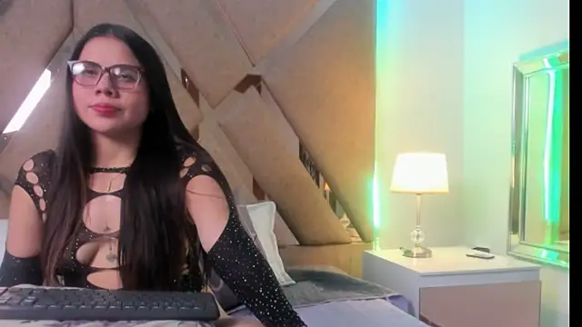 Snapshot of Cristalcute1 chatting on September 2025 07:47:01 PM Cristalcute1 online show from September 2025 07:47:01 PM