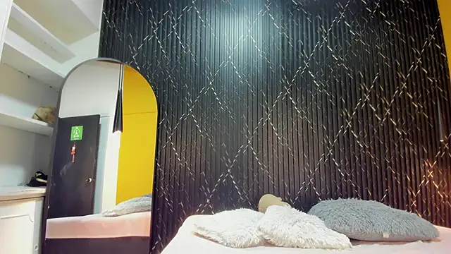 Miss Ariaa online show from November 2025 09:32:02 AM