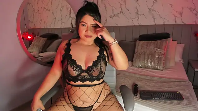 Snapshot of Amber_Santana chatting on February 2026 11:05:02 PM Amber Santana online show from February 2026 11:05:02 PM