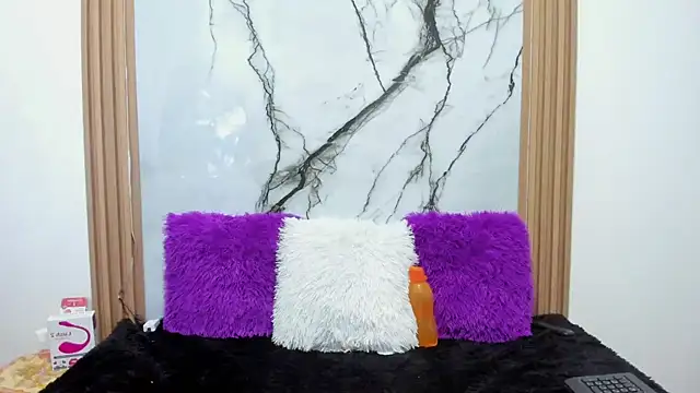 Bonnie tucci1 online show from October 2025 01:07:01 PM