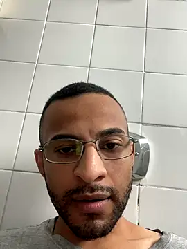 pauzudomoreno1 online show from December 2025 07:18:01 PM