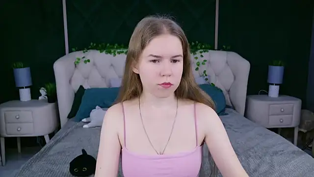 Snapshot of Alida_Brice chatting on November 2025 05:41:02 AM Alida Brice online show from November 2025 05:41:02 AM