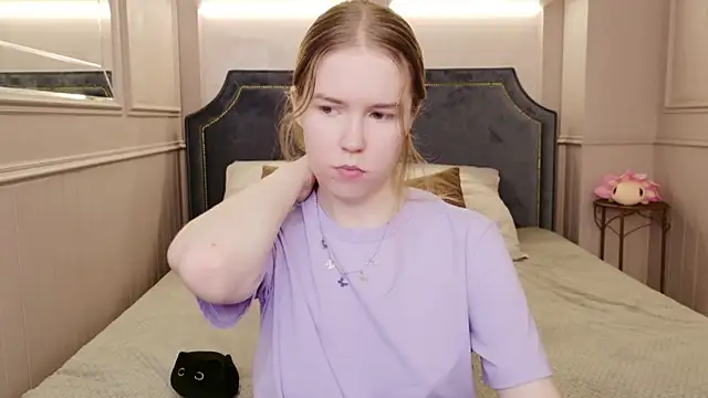 Snapshot of Alida_Brice chatting on November 2025 05:50:02 AM Alida Brice online show from November 2025 05:50:02 AM