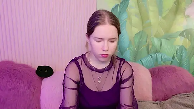 Snapshot of Alida_Brice chatting on November 2025 05:50:01 AM Alida Brice online show from November 2025 05:50:01 AM